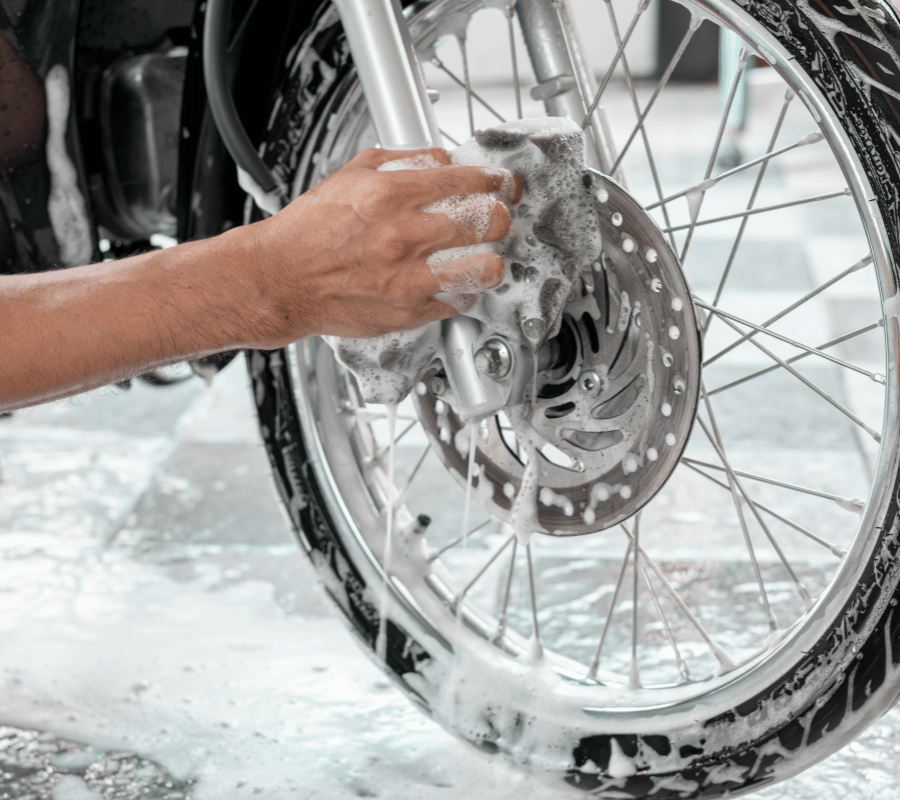 Dụng cụ chuẩn bị vệ sinh xe điện tại nhà