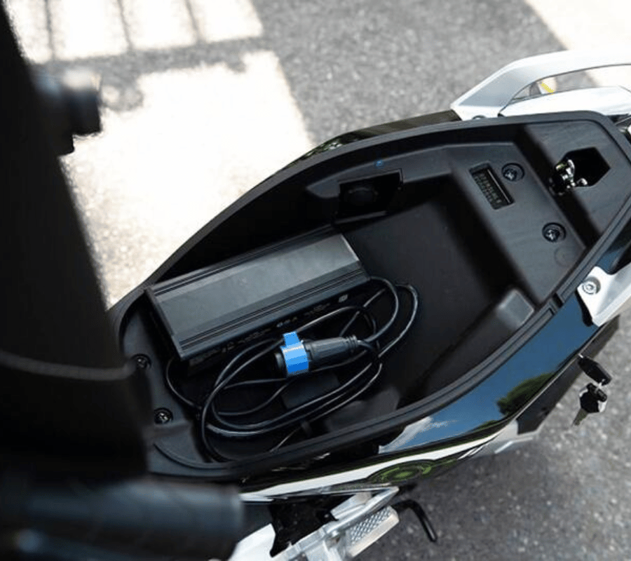 Hướng dẫn cách sạc pin, ắc quy xe đạp điện đúng cách tránh bị hư hỏng