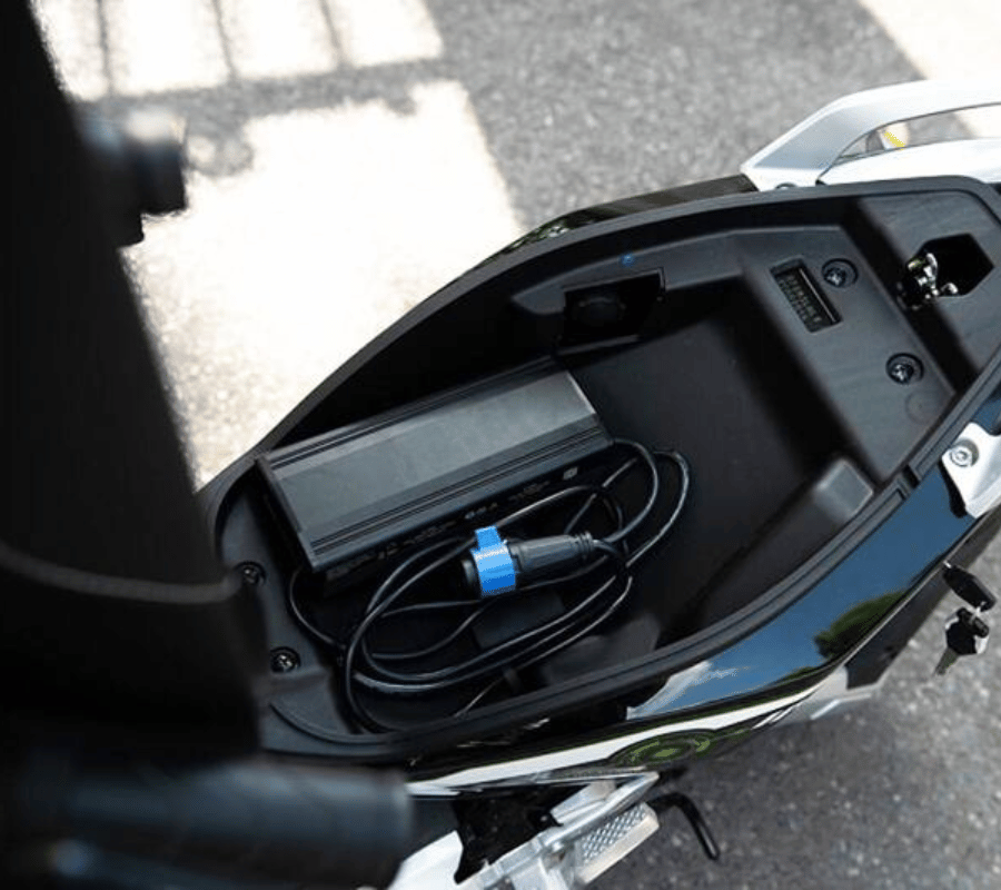 Tại sao cần biết cách sạc xe điện đúng cách