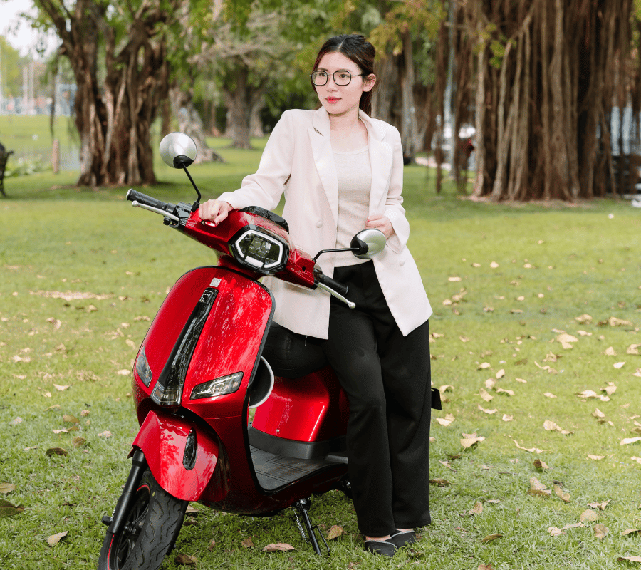 Tại sao lại chọn mua xe điện giá rẻ cho người đi làm