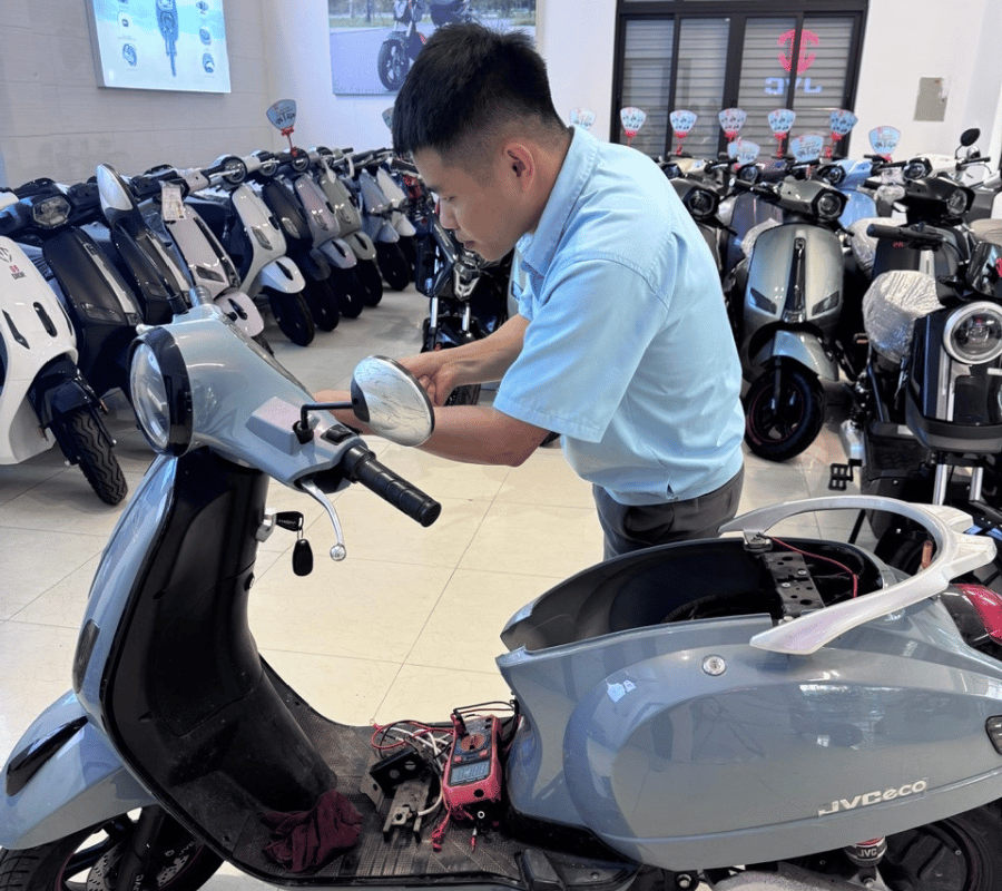 Thay ắc quy xe điện hết bao nhiêu tiền